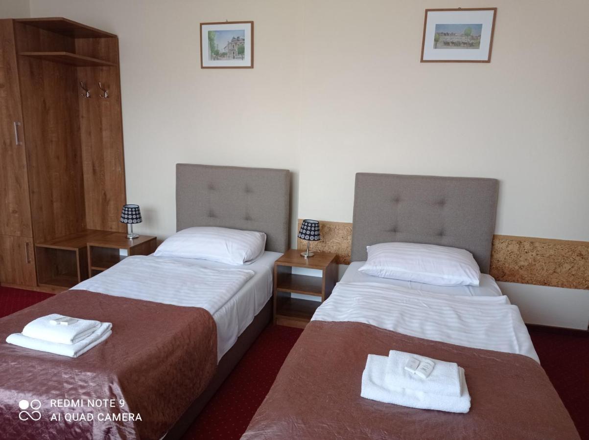 Hotel Harmonia Biała Podlaska Esterno foto