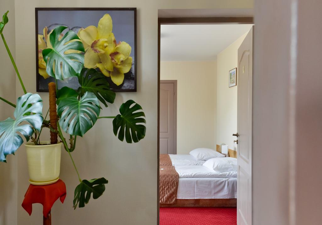 Hotel Harmonia Biała Podlaska Esterno foto