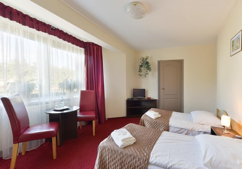 Hotel Harmonia Biała Podlaska Esterno foto