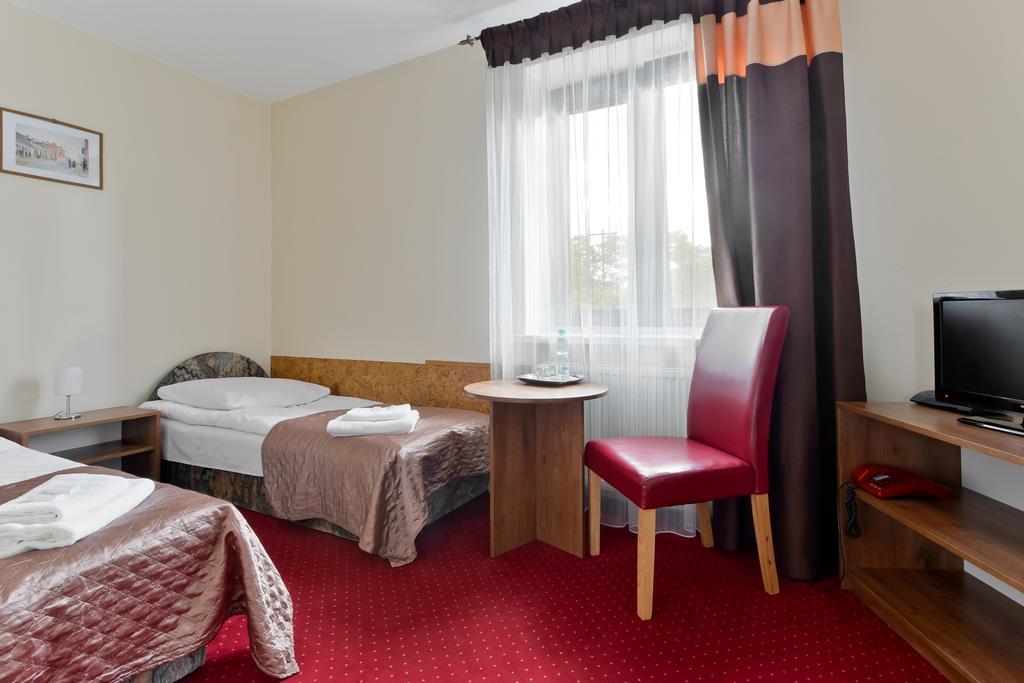 Hotel Harmonia Biała Podlaska Esterno foto