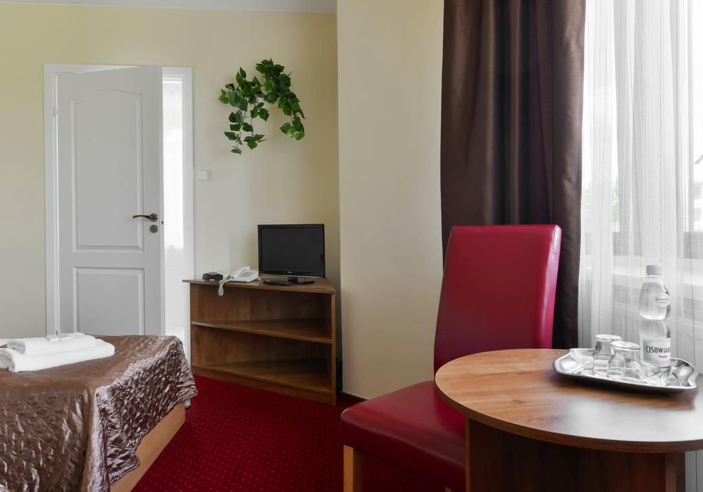Hotel Harmonia Biała Podlaska Esterno foto